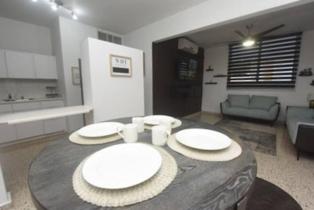 Cozy Apartment In The Heart Of The City 폰세 외부 사진